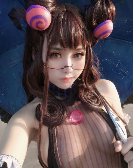 女大学生按摩